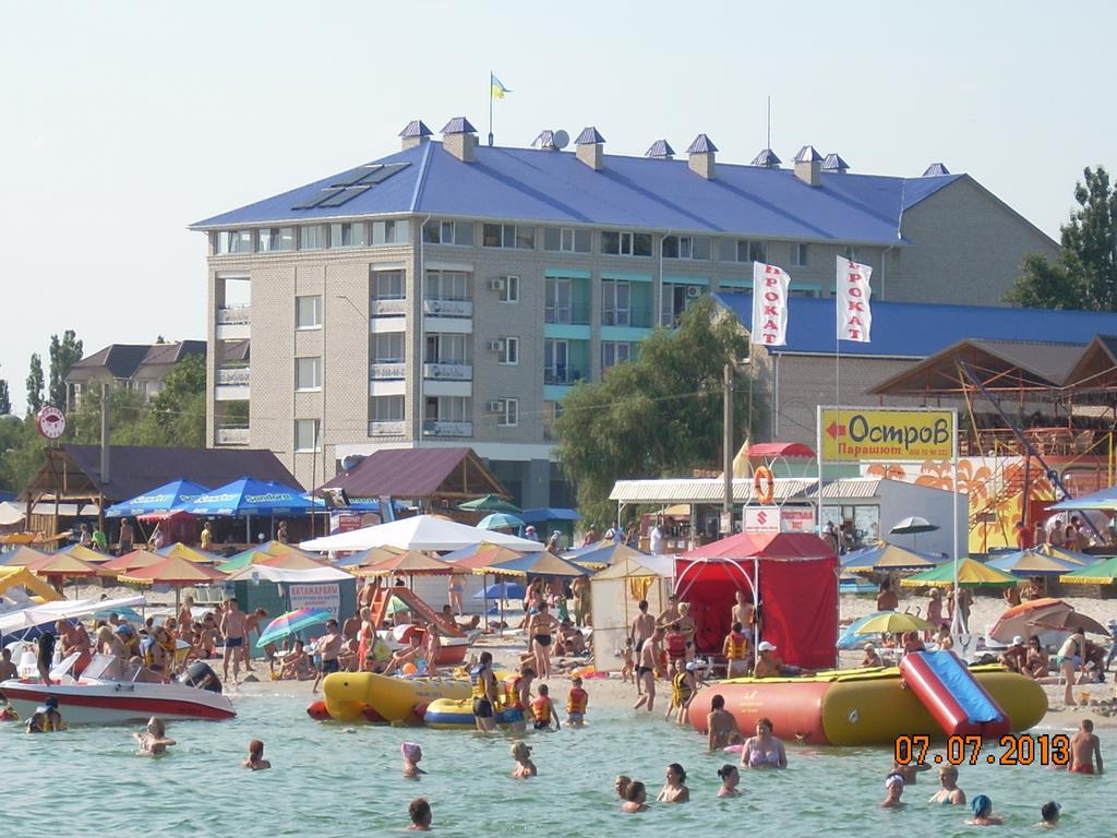 Dolce Vita Resort Hotel Zaliznyy Port Exterior photo