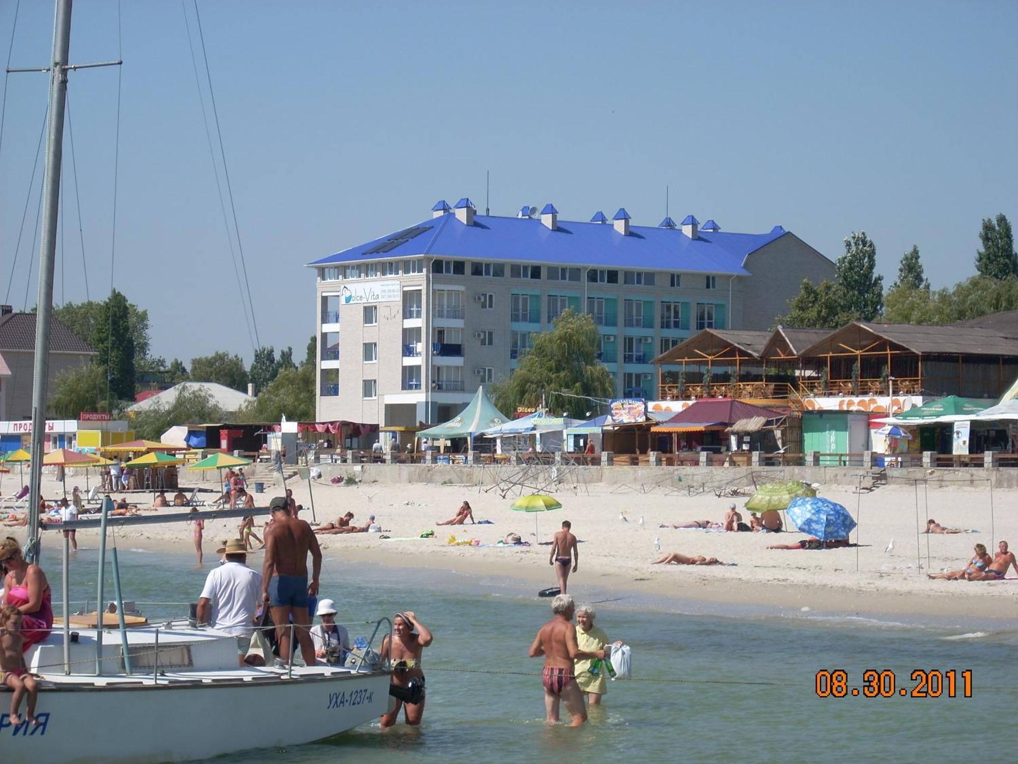 Dolce Vita Resort Hotel Zaliznyy Port Exterior photo