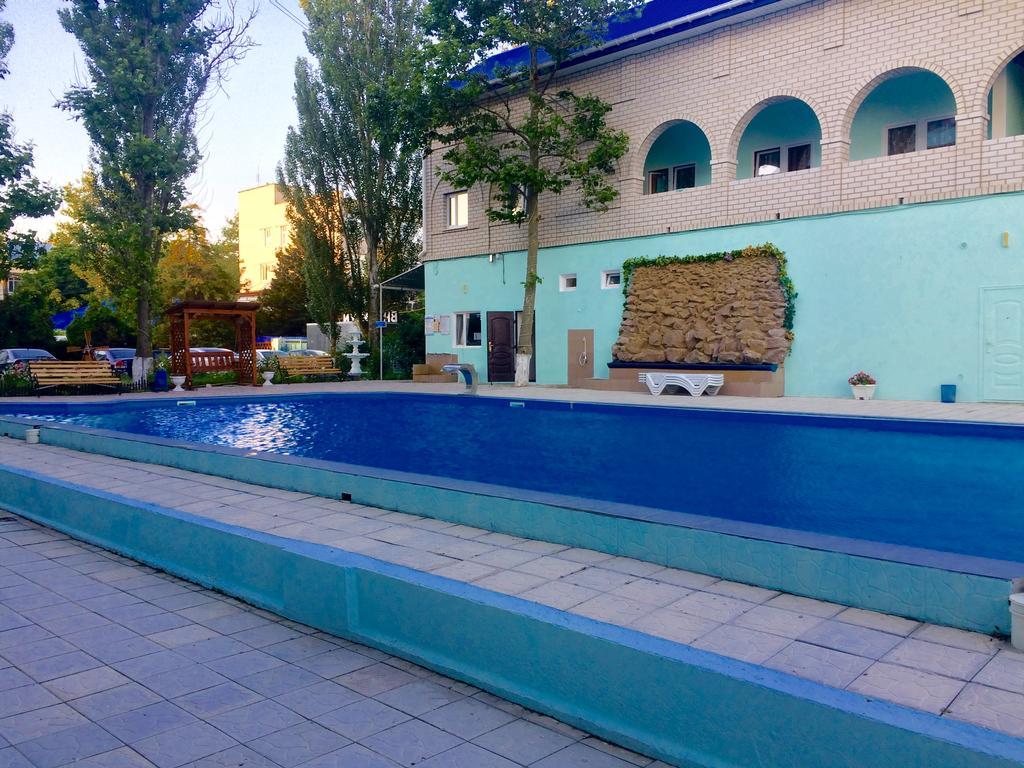 Dolce Vita Resort Hotel Zaliznyy Port Exterior photo